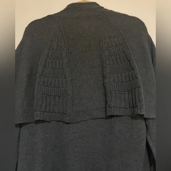 Women’s Neiman Marcus Charcoal Cardigan Sweater - Picture 4 of 5
